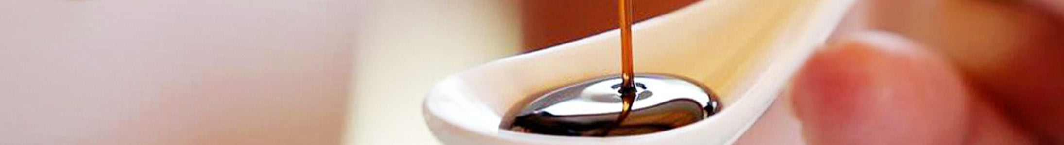 aceto balsamico löffel gießen