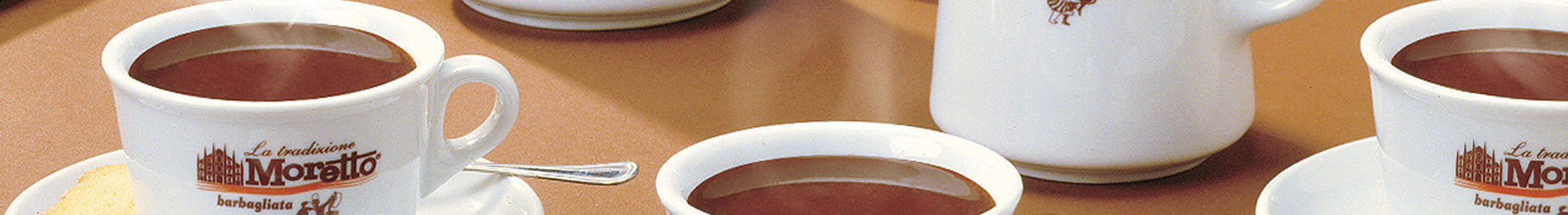 moretto tassen mit trinkschokolade