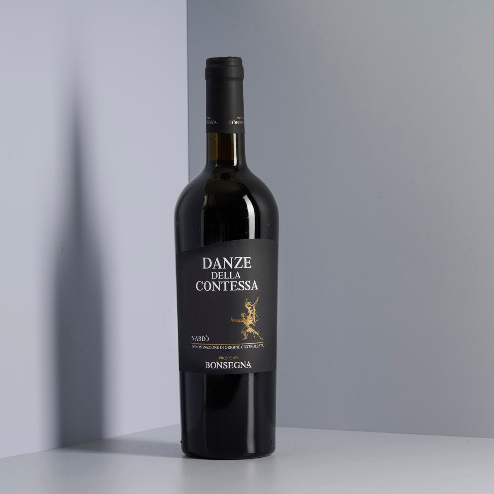 Flasche Bonsegna Danze della Contessa Rosso Barrique aus Apulien