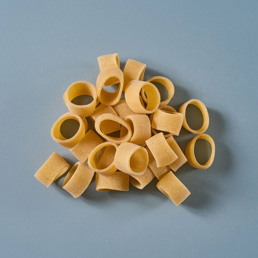 pasta marulo calamari lisi im triffolato al bronzo verfahren hergestellt. vom  feinsten großhändler